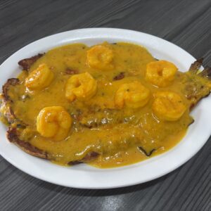 TRUCHA EN SALSA DE CAMARONES